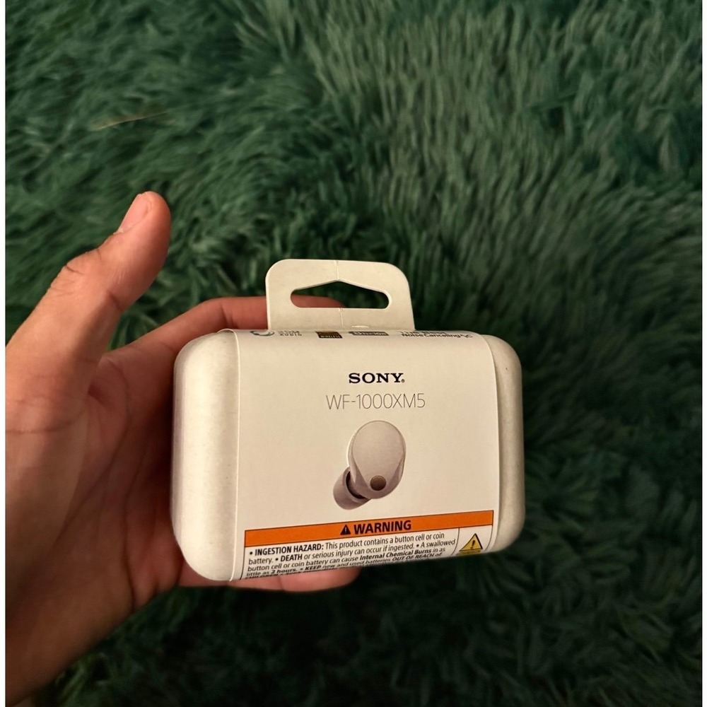 SONY WF1000XM5 Noise Canceling Earbuds Silver BRAND NEW - Picture 3 of 8